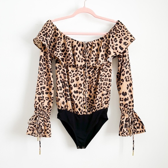 House of Harlow x Revolve Satin Leopard Print Off the Shoulder Bodysuit XS - Picture 6 of 12